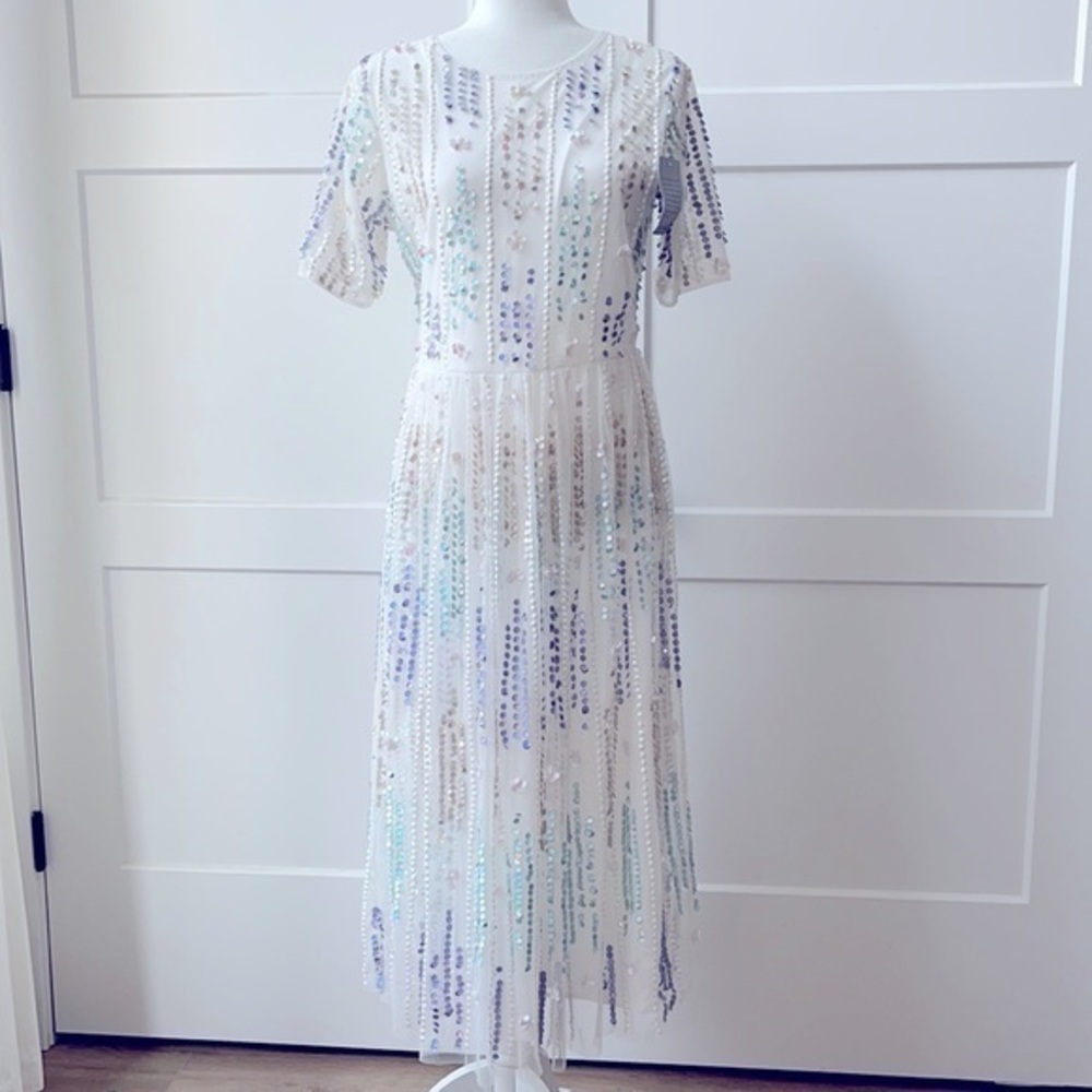 Lace and beads midi dress